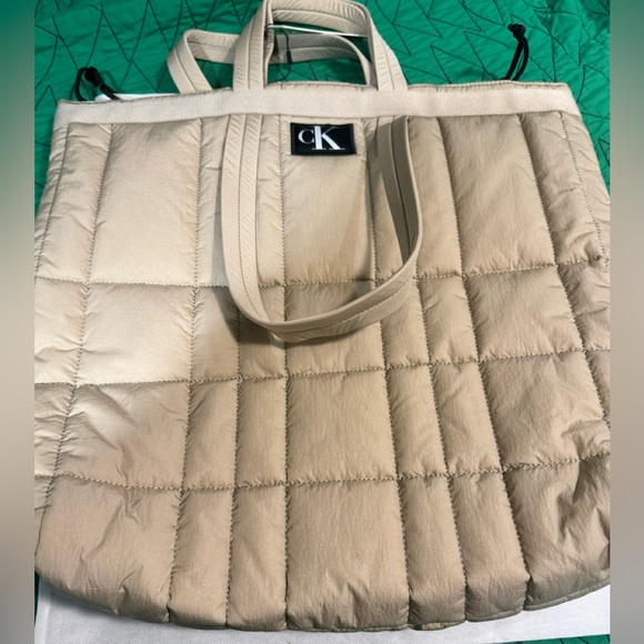Calvin Klein Quilted Tote Bag. - Picture 6 of 10